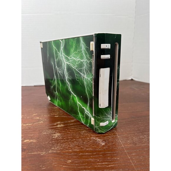 Nintendo Wii Console RVL-001 With Green Lightning Skin Design Tested X3 - Picture 3 of 4